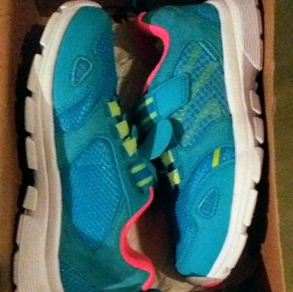 Stride Rite Shoes - Picture 4 of 5